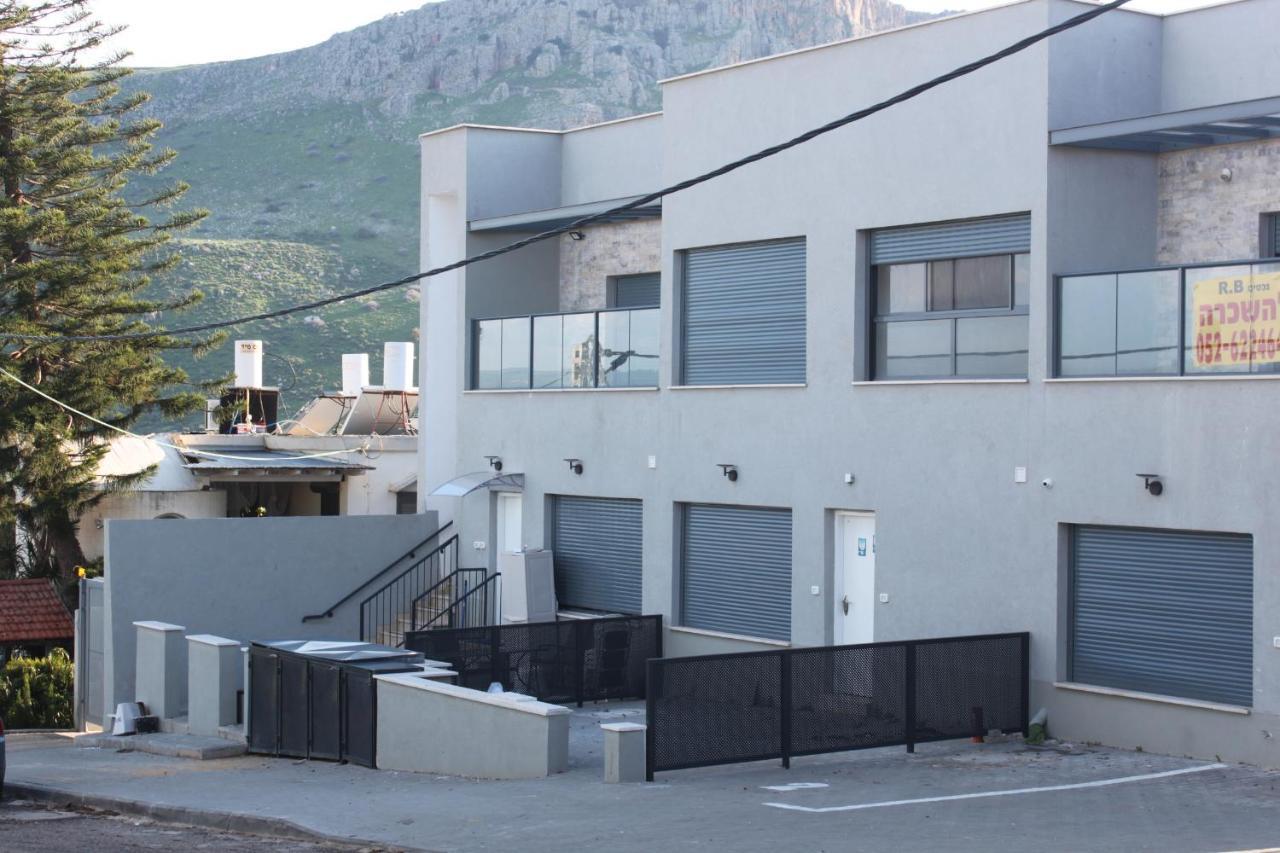 נוף הארבל עם חלון לכינרת Apartment Migdal Exterior photo