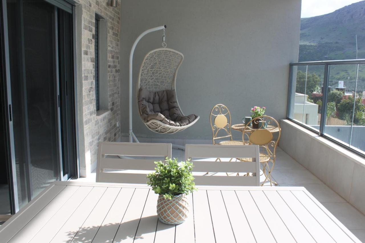 נוף הארבל עם חלון לכינרת Apartment Migdal Exterior photo