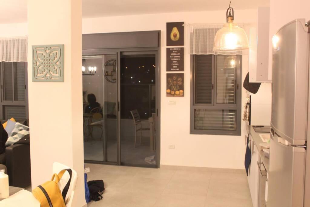 נוף הארבל עם חלון לכינרת Apartment Migdal Exterior photo
