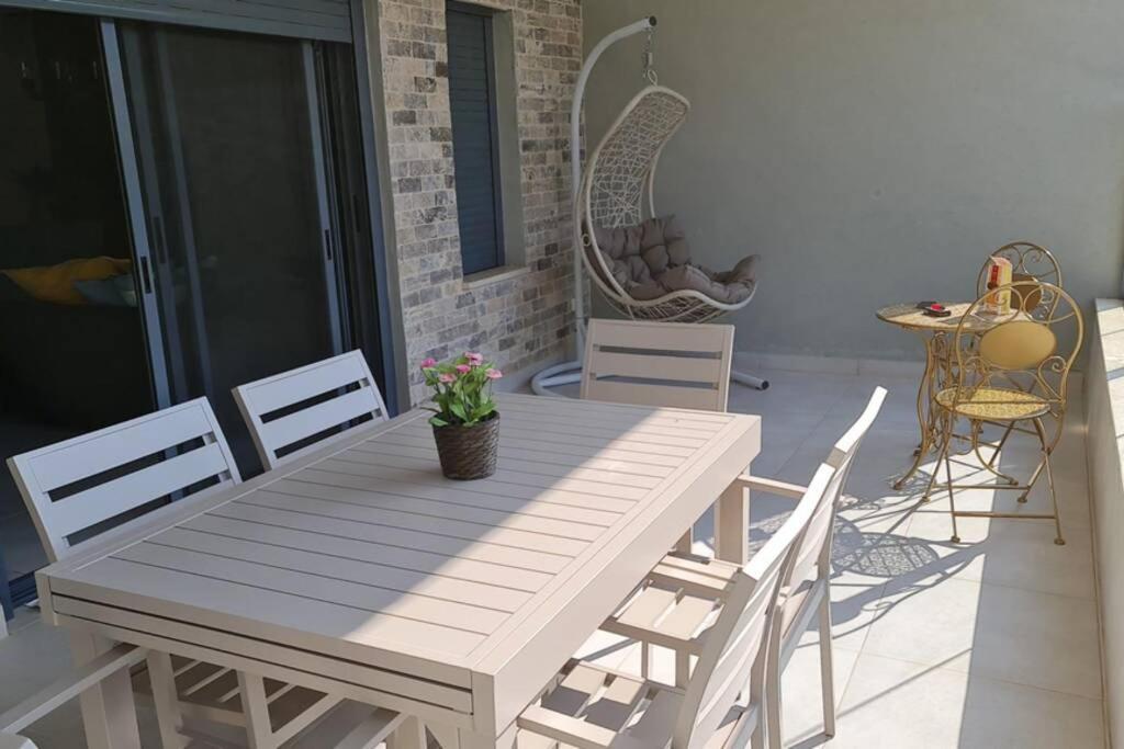 נוף הארבל עם חלון לכינרת Apartment Migdal Exterior photo
